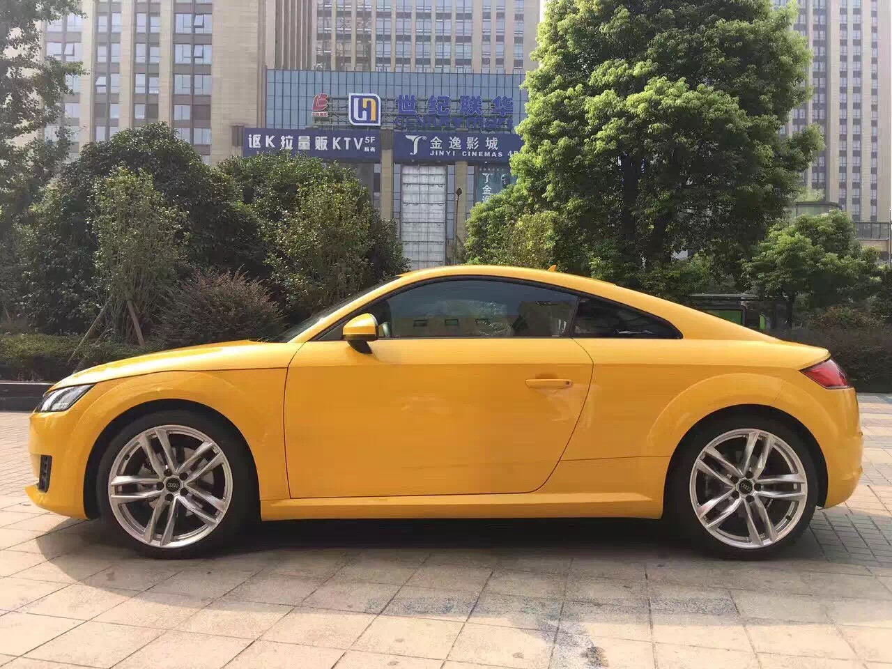 奧迪TT最新車型，時(shí)尚與科技的完美結(jié)合，奧迪TT最新車型，時(shí)尚與科技的極致融合